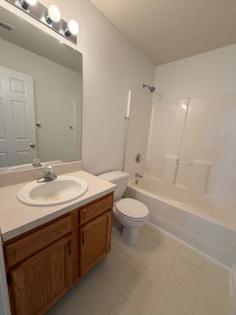 Building Photo - 4325 River Bluff Ter