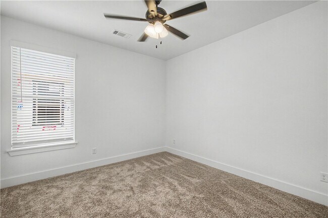 Building Photo - 2102 Dagan St