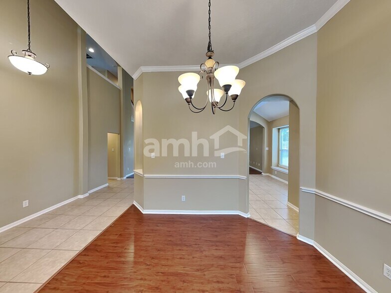 Building Photo - 25118 Auburn Terrace Dr