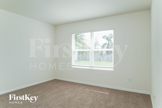 Building Photo - 1622 SW 27th St