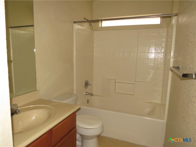 Building Photo - 1602 Dugger Cir