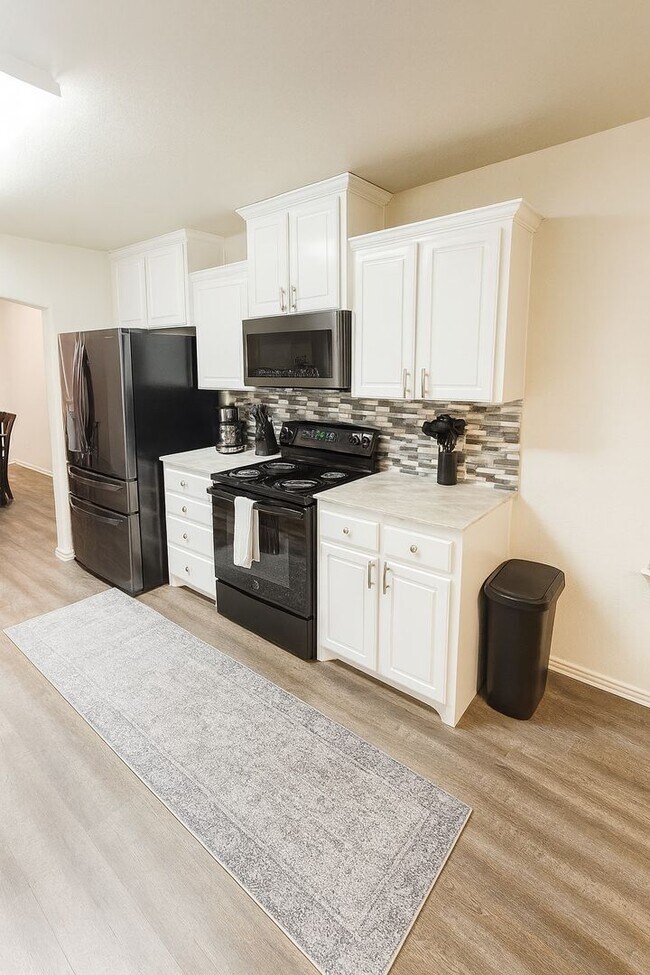 Building Photo - 5 Bedroom, 2.5 bath in Killeen