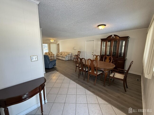 Building Photo - 10 Tyndall Rd