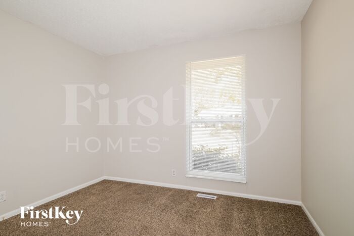 Building Photo - 2288 Kingsford Dr