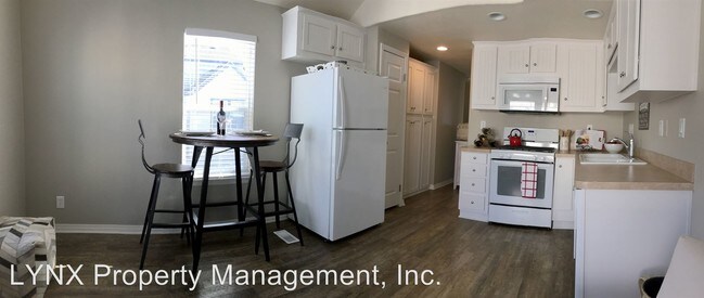 Building Photo - 1130 Punta Gorda St