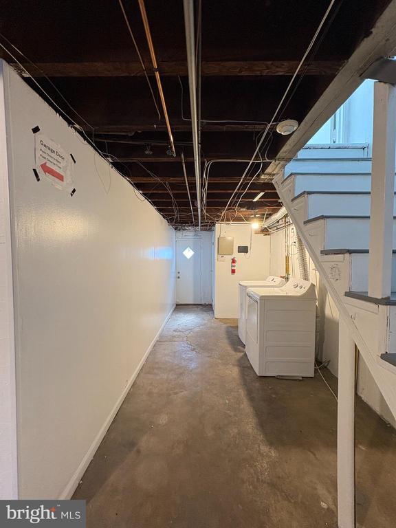 Building Photo - 7608 Rugby St