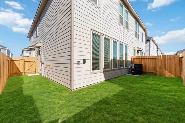 Building Photo - 2206 Via Isa Ln