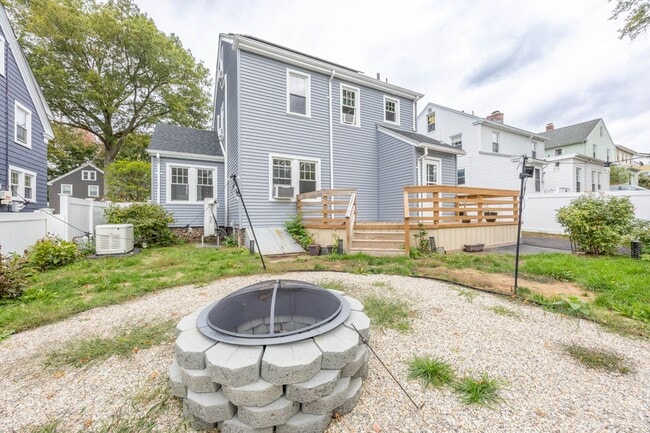 Building Photo - Charming 3-Bedroom Home in the Heart of Sp...