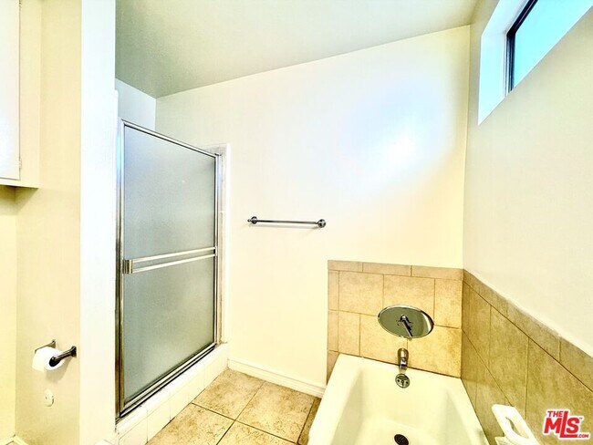 Building Photo - 9157 Alcott St