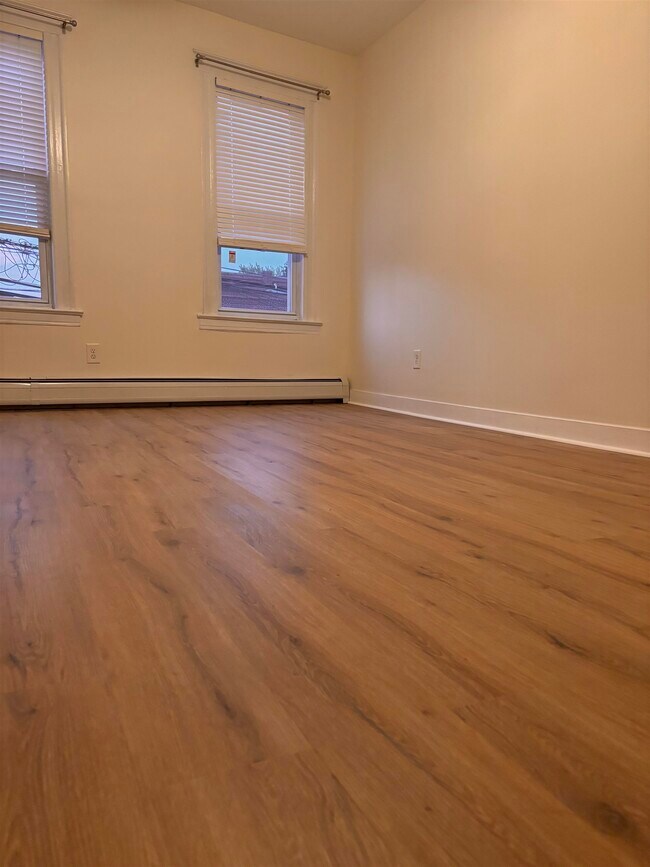 Building Photo - 333 Sip Ave