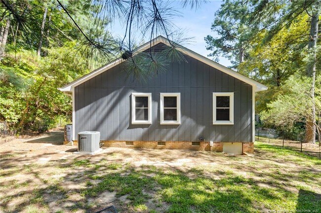 Building Photo - 3294 Florida Dr