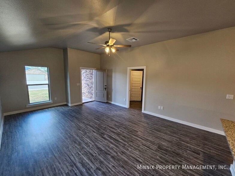 Building Photo - 2622 Tiffin Ave