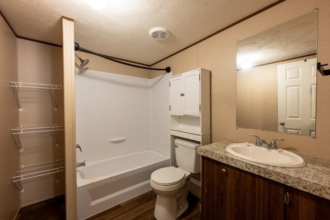 Building Photo - 636 South St