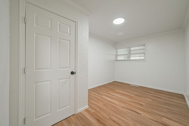 Building Photo - 4800 Spencer Rd