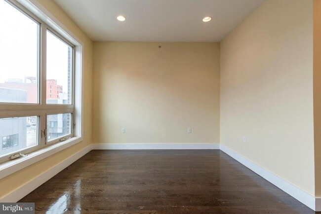 Building Photo - 838 N 15th St