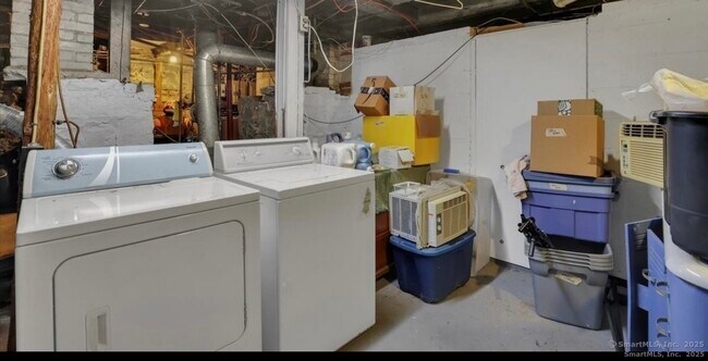 Building Photo - 41 S Main St