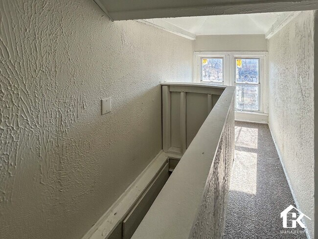 Building Photo - 4609 Vancouver St