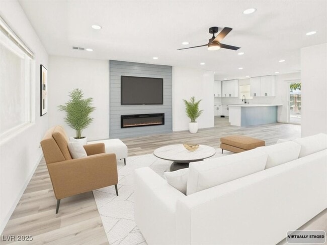 Building Photo - 5610 N Linda St