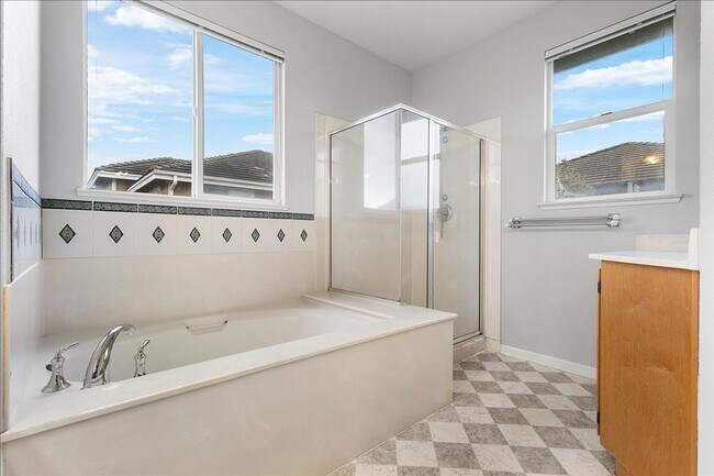 Building Photo - 16 Smith Ct