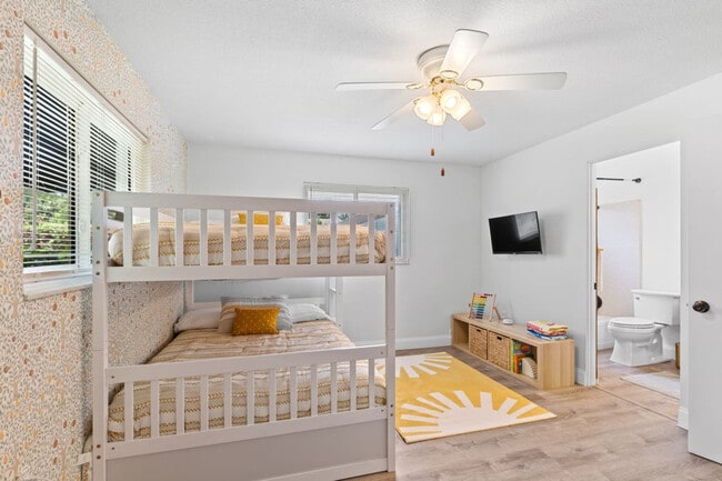 Building Photo - 460 Magellan Dr