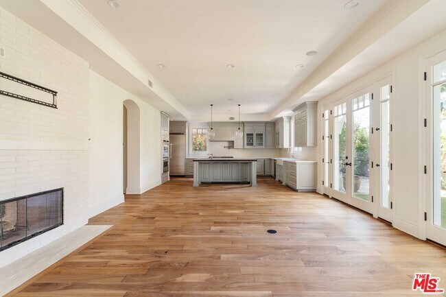 Building Photo - 685 San Lorenzo St