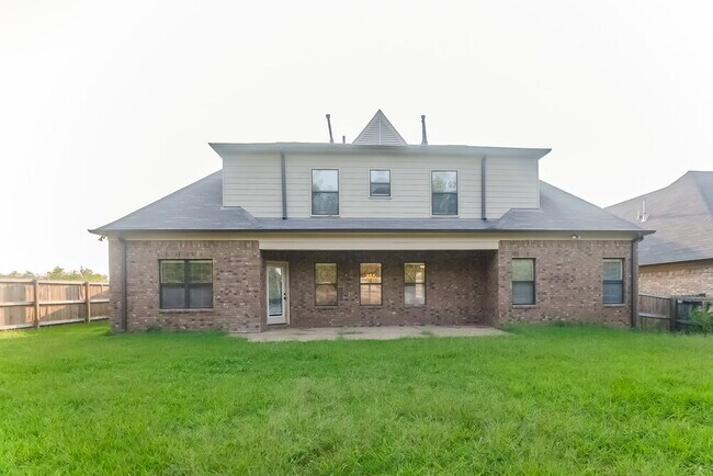 Building Photo - 65 Ridgefield Dr