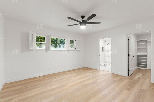 Building Photo - Newly REMODELED large 4 bed / 4 bath home w/ family room, private bonus room / home office, and "...