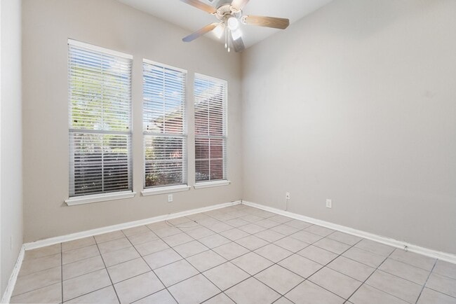 Building Photo - 1318 Coronado Blvd