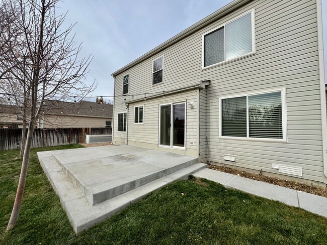 Building Photo - Beautiful & Updated 4 Bedroom / 3.5 Bath Home – Available Now!