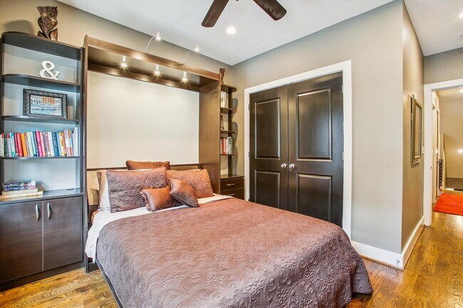 Building Photo - 2 BED PLUS DEN!!! * Fully Furnished and Fa...