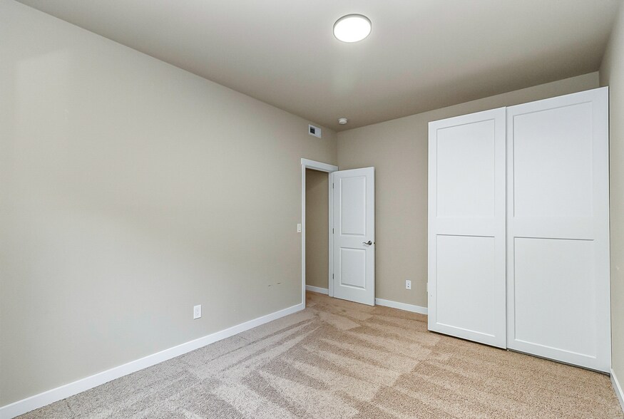 Building Photo - 15312 NE Woodland Pl