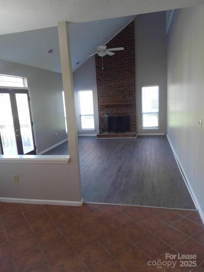Building Photo - 7334 Reynard Ln