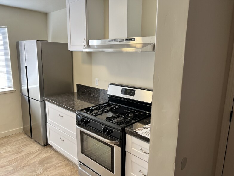 Building Photo - 1916-1918 7th St