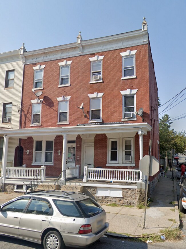 Building Photo - 134 Juniata St