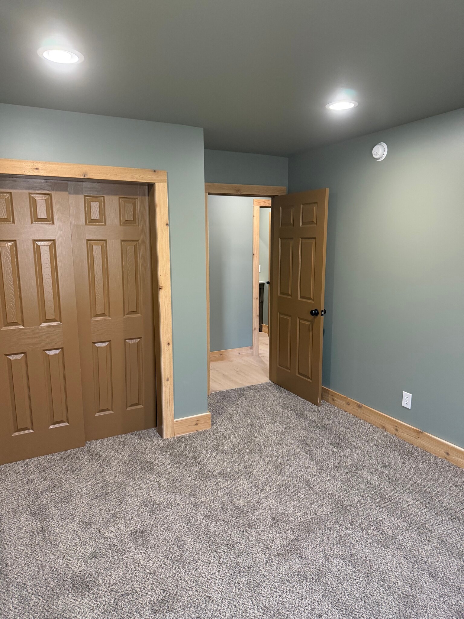 Unit B - 280 W Elm St