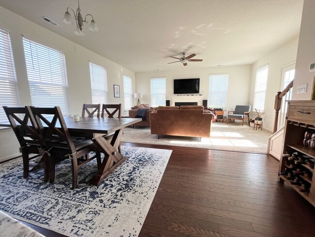 Building Photo - 3428 Crow Pt Wy