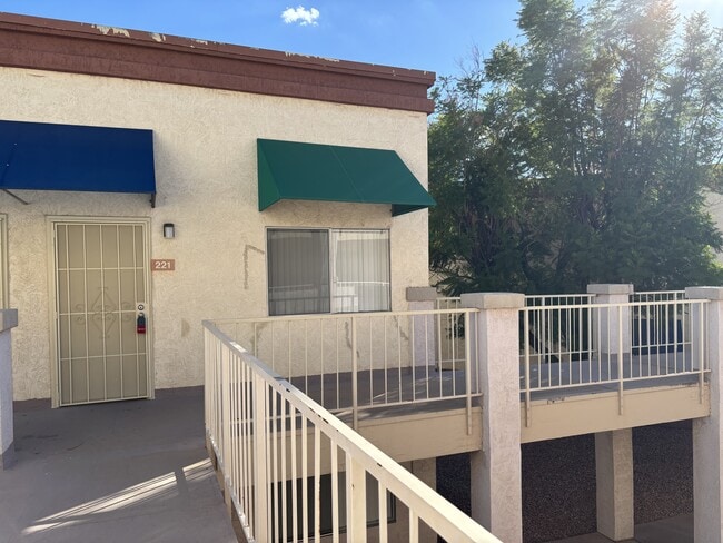 Primary Photo - 12123 W Bell Rd