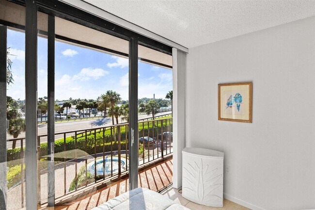 Building Photo - 225 S Beach Rd
