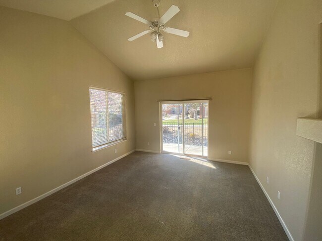 Building Photo - Sparks - Gated Community - 2 Bed 2.5 Bath - $200 OFF FIRST MONTHS RENT SPECIAL!