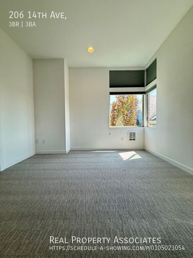 Building Photo - 206 14th Ave