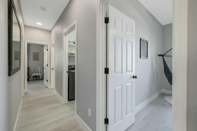Building Photo - 2785 Eshom Creek Ct