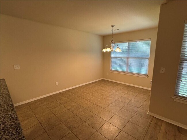 Building Photo - 298 James Dr