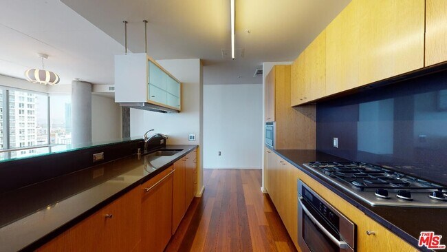 Building Photo - 1155 S Grand Ave
