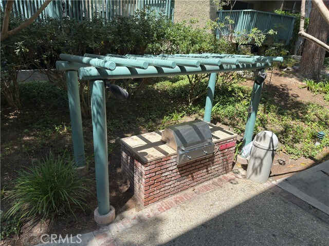 Building Photo - 552 N Bellflower Blvd