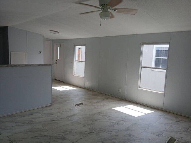 Building Photo - 13535 Sralla Rd