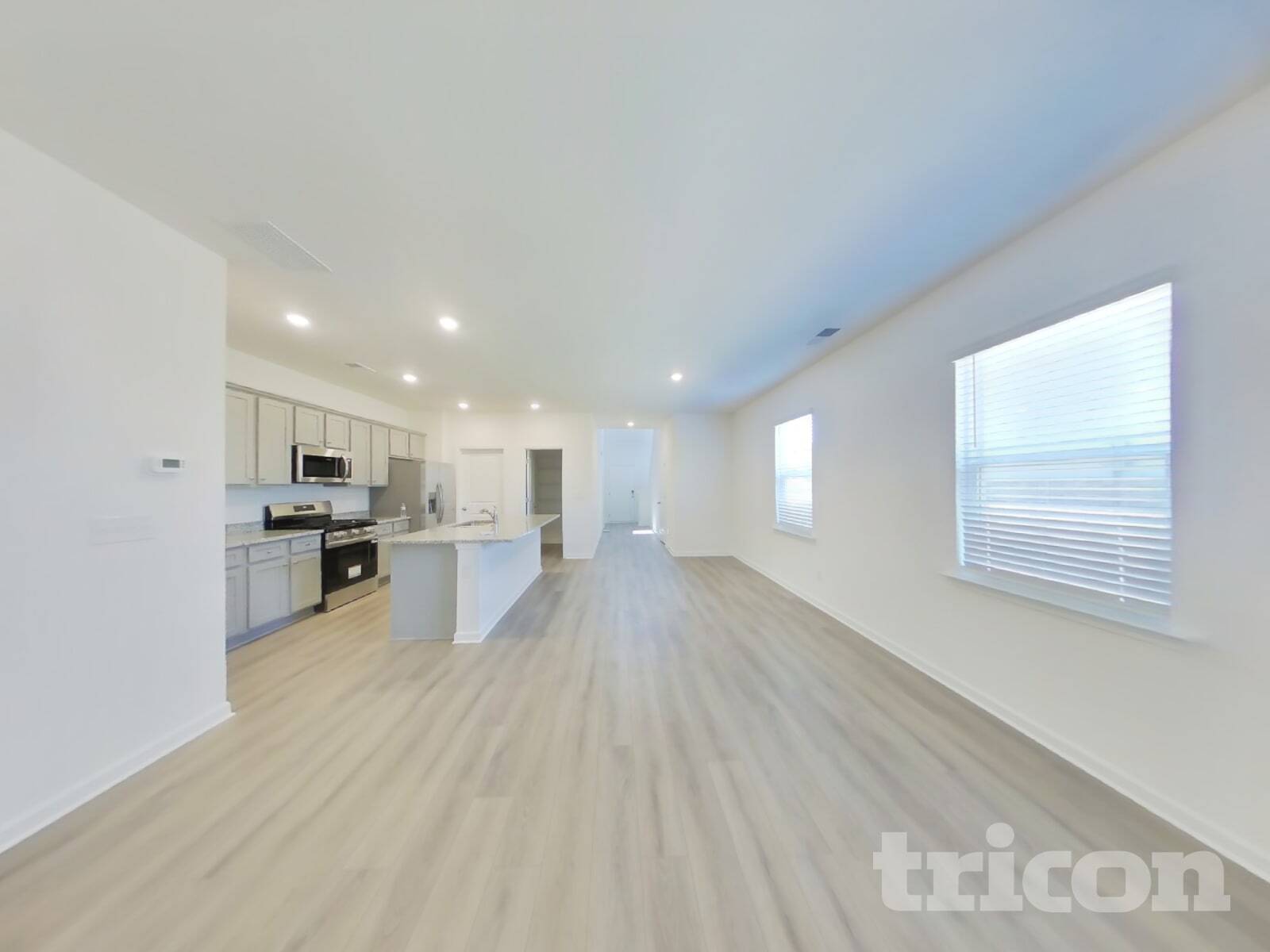 Building Photo - 1940 Logan Ln