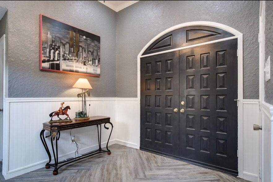 Building Photo - 306 Vale Ave