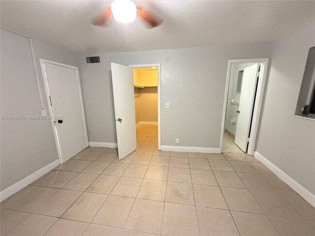 Building Photo - 2129 Davie Blvd