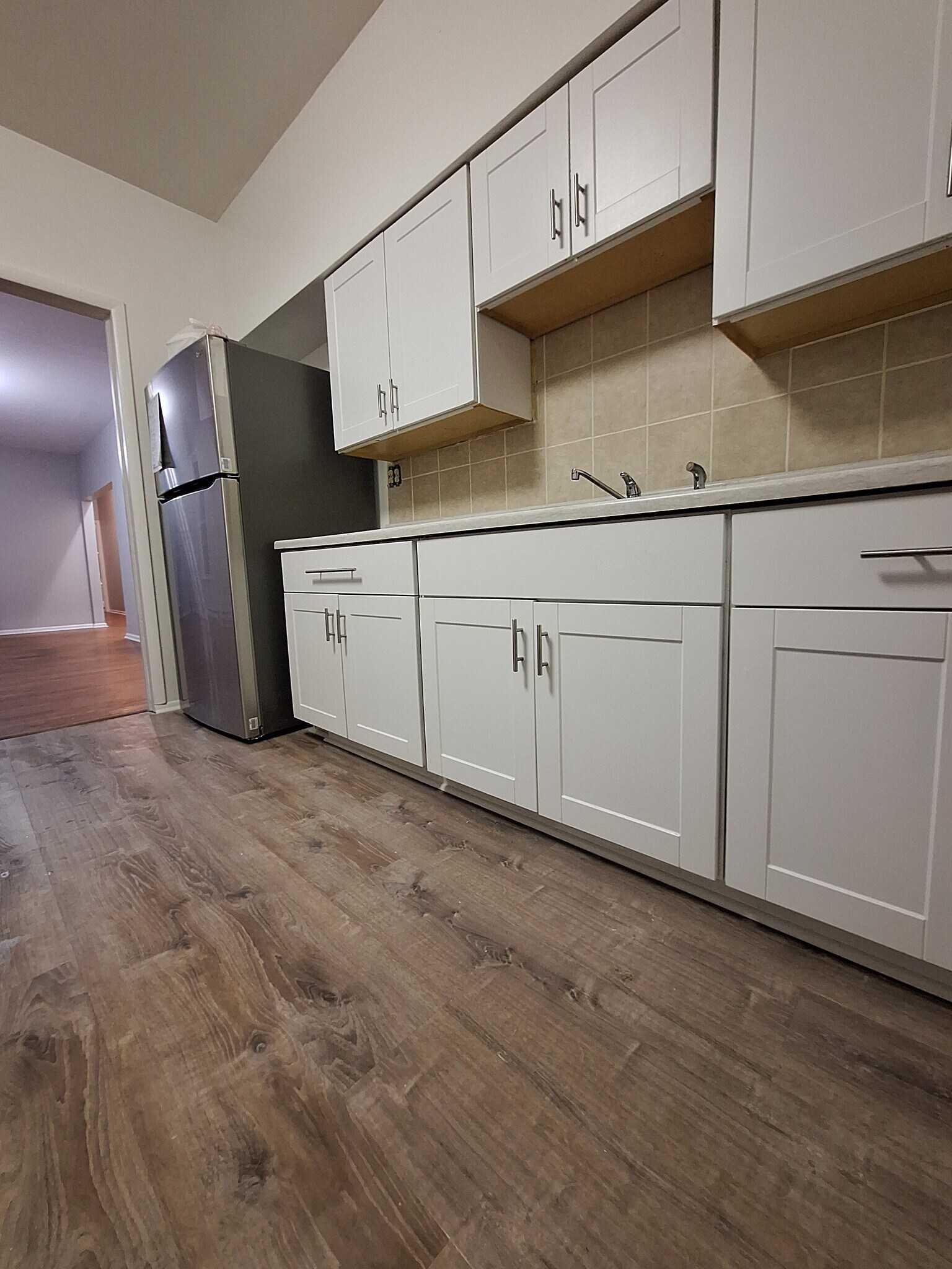 Building Photo - 98 Main St