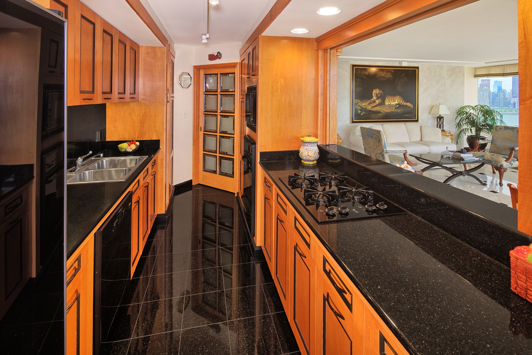 Building Photo - 6050 Boulevard E